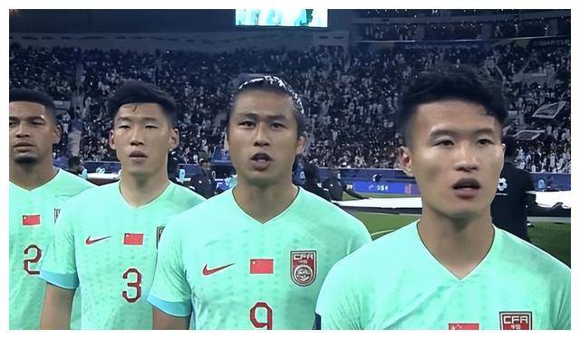 武磊五连胜继续领跑积分榜，莱比锡主帅陷下课危机！